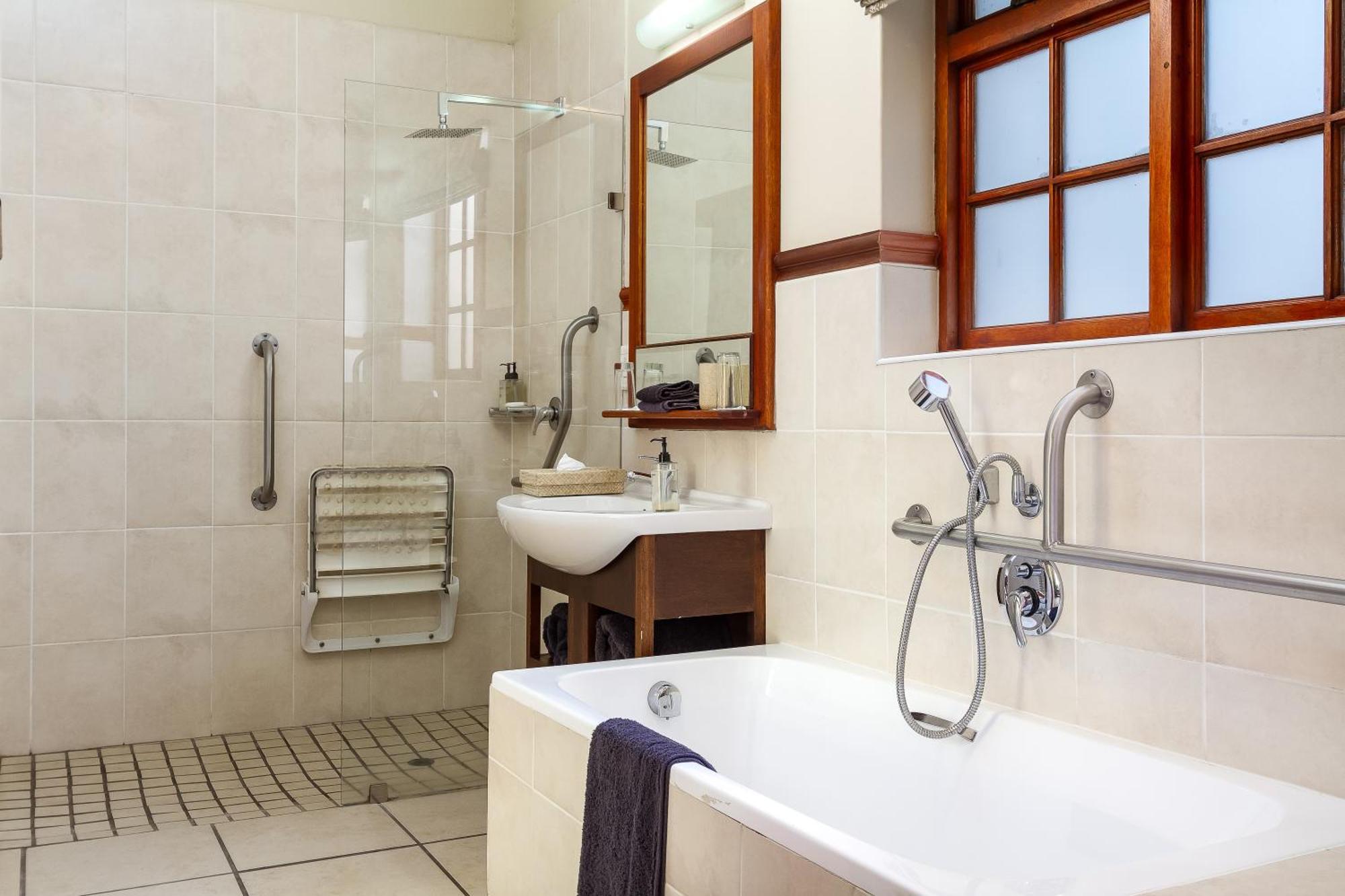 Noordhoek Village Hotel Экстерьер фото