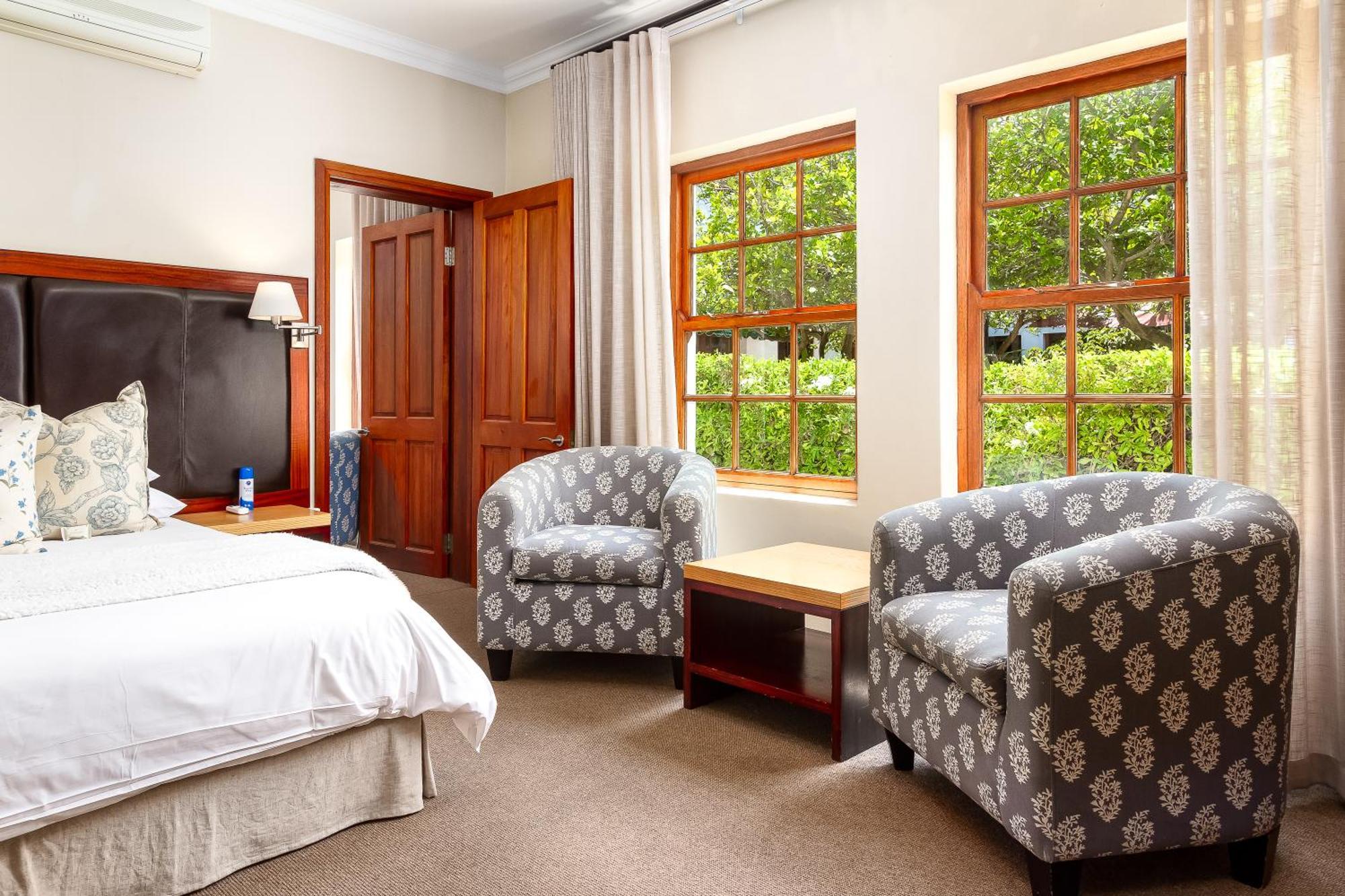 Noordhoek Village Hotel Экстерьер фото