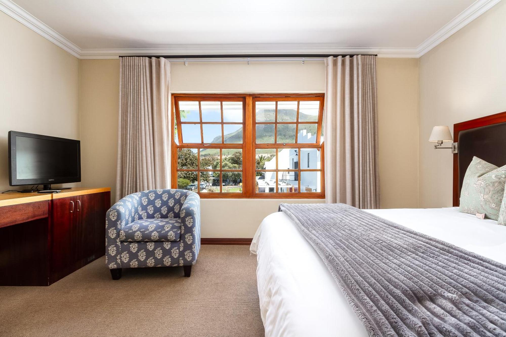 Noordhoek Village Hotel Экстерьер фото